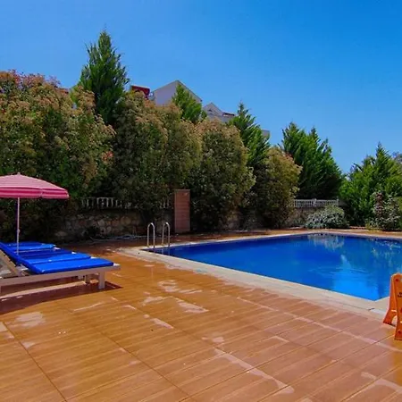 Oludeniz Ovacikta 5 Yatak Odali, 12 Kisilik , Mustakil Havuzlu 3 * Fethiye