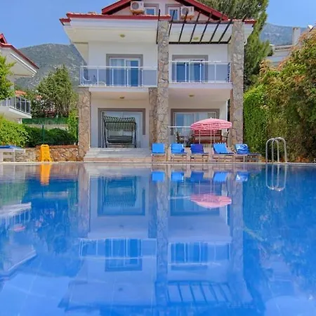 Oludeniz Ovacikta 5 Yatak Odali, 12 Kisilik , Mustakil Havuzlu 3 Villa
